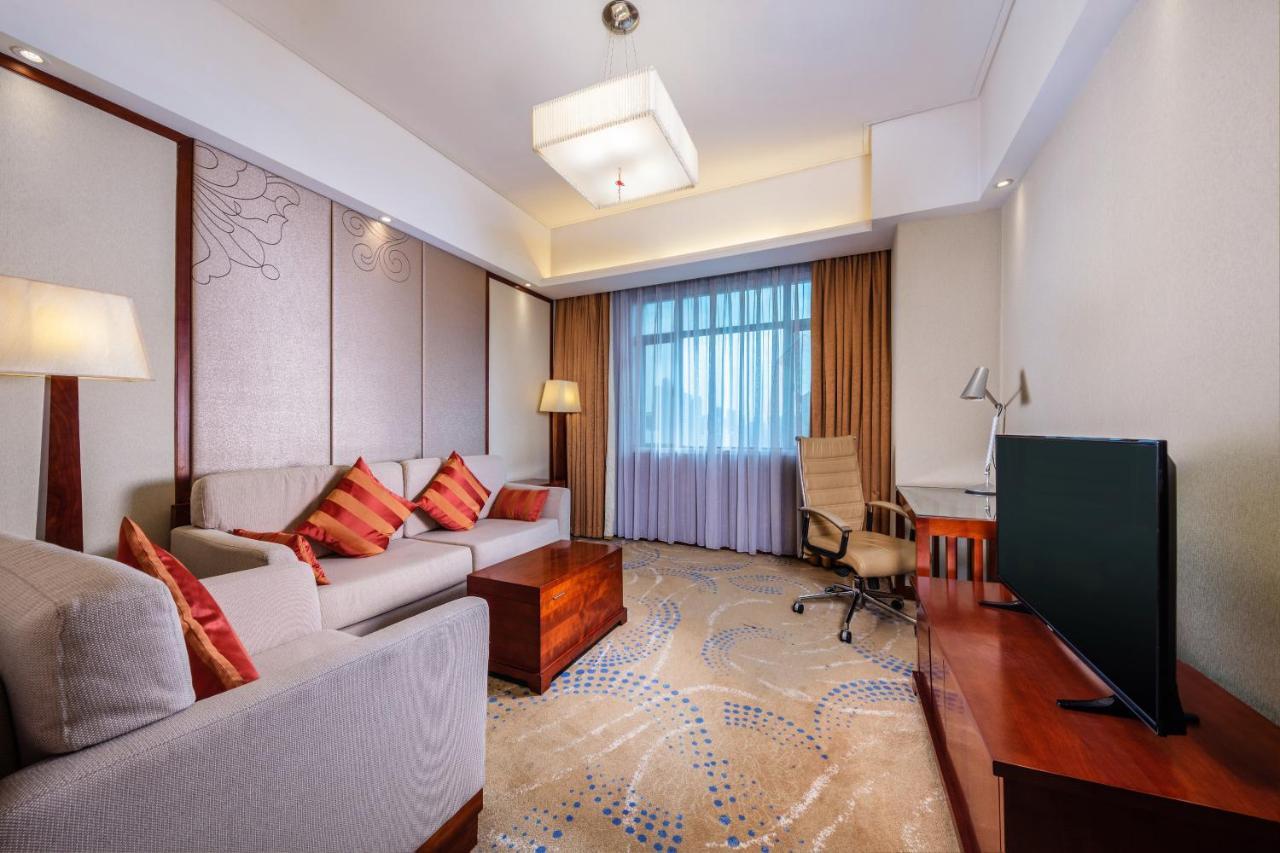 Crowne Plaza Foshan By Ihg - Canton Fair Free Shuttle Bus Bagian luar foto