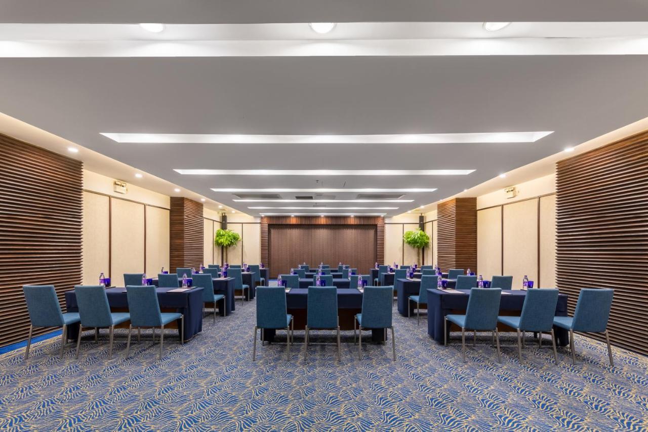 Crowne Plaza Foshan By Ihg - Canton Fair Free Shuttle Bus Bagian luar foto