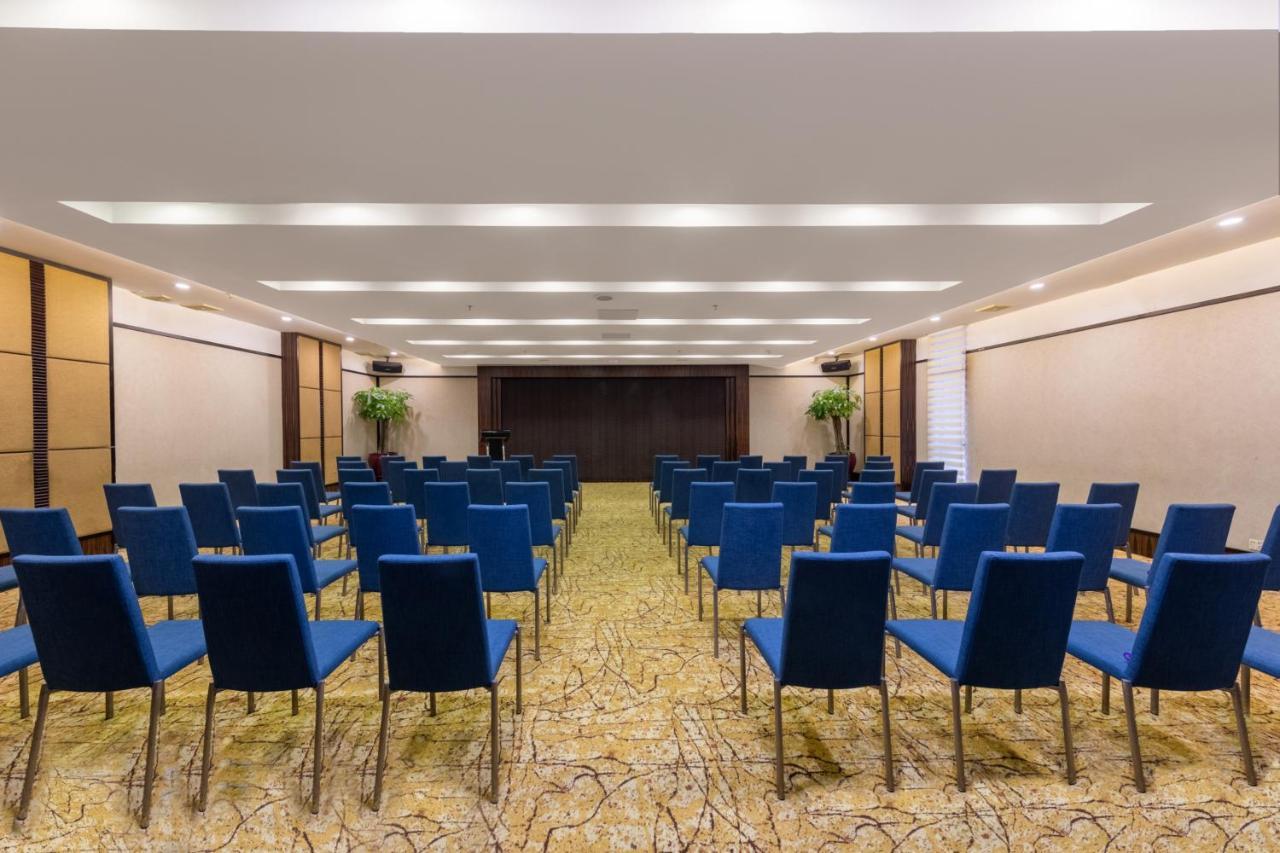 Crowne Plaza Foshan By Ihg - Canton Fair Free Shuttle Bus Bagian luar foto