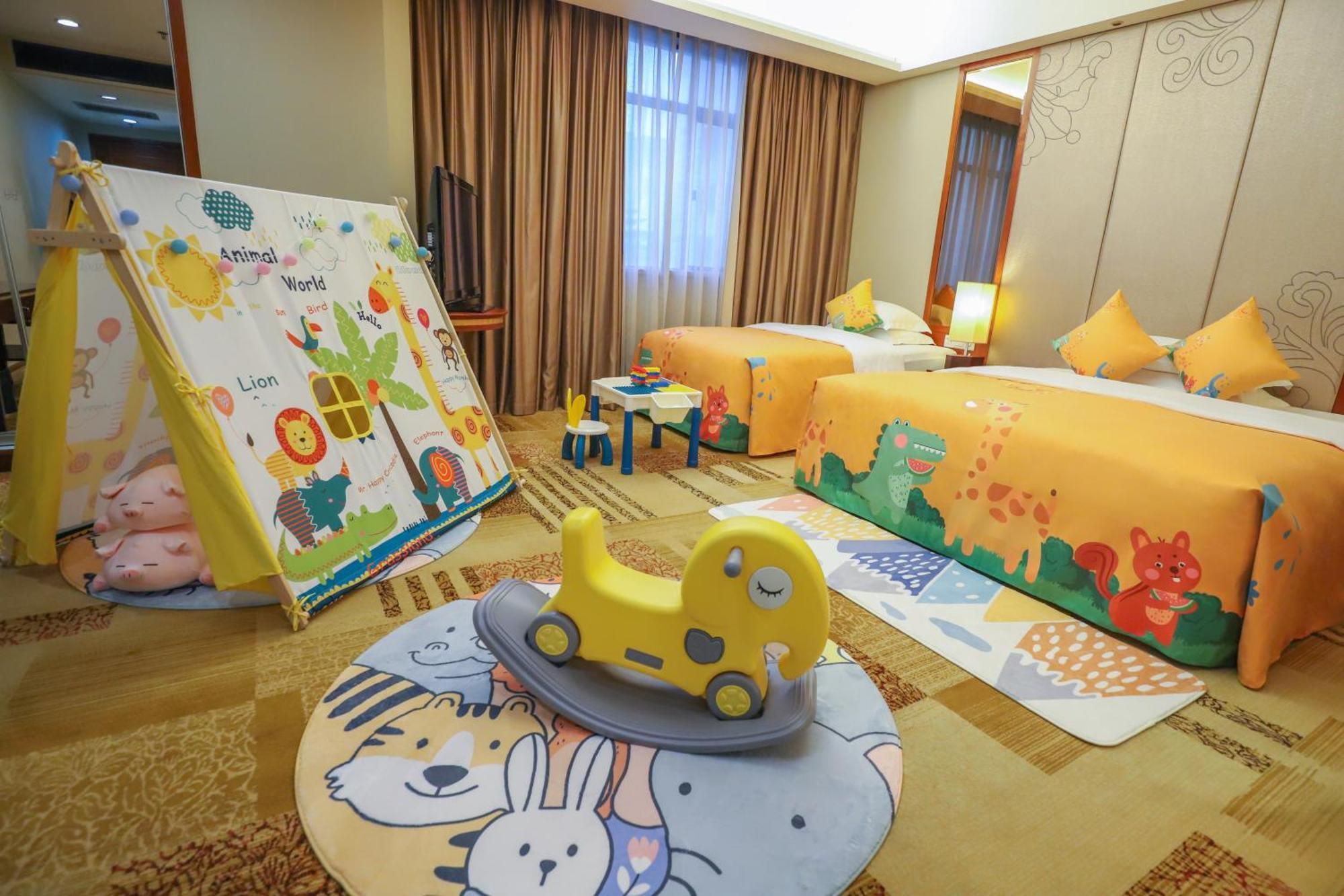 Crowne Plaza Foshan By Ihg - Canton Fair Free Shuttle Bus Bagian luar foto