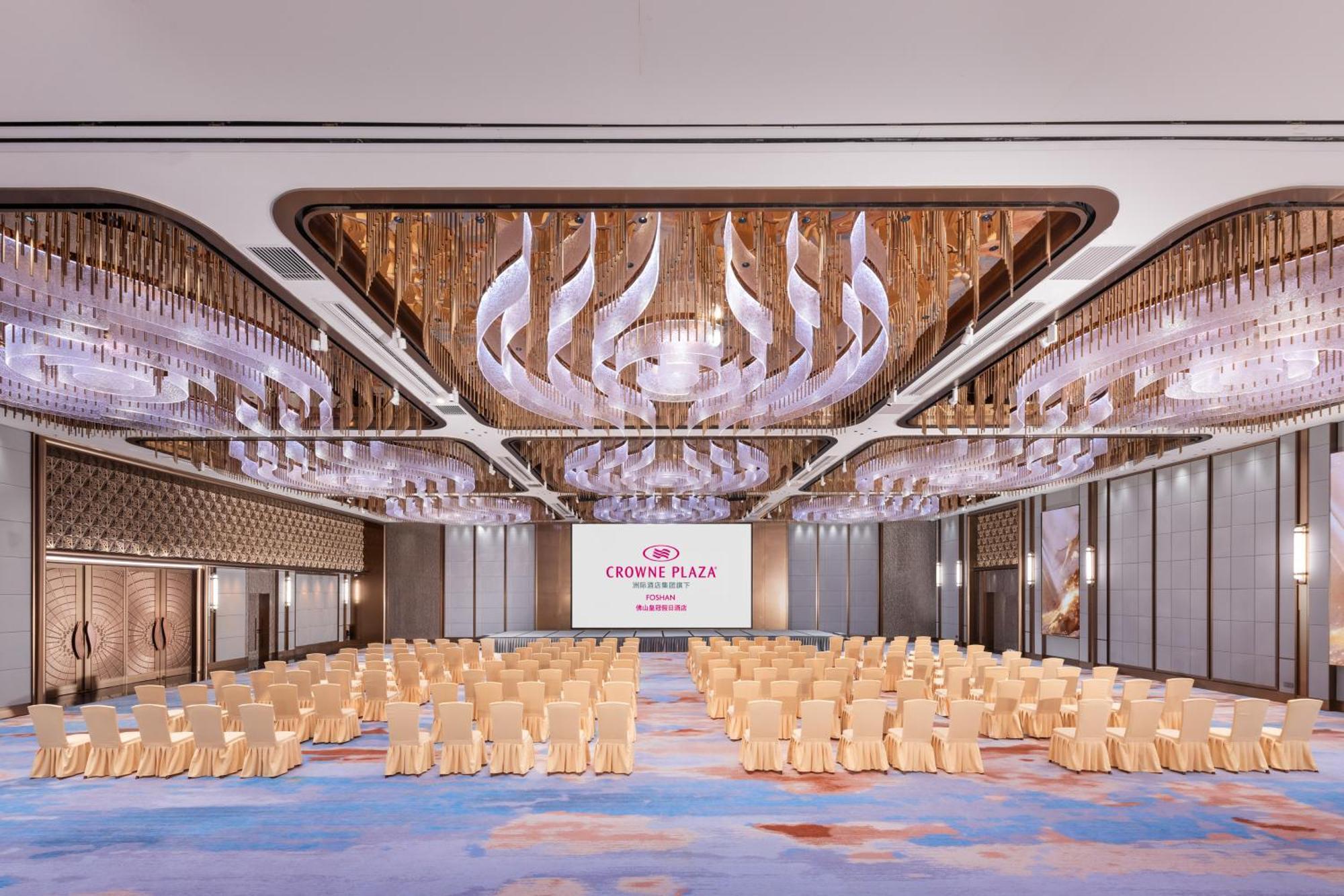 Crowne Plaza Foshan By Ihg - Canton Fair Free Shuttle Bus Bagian luar foto