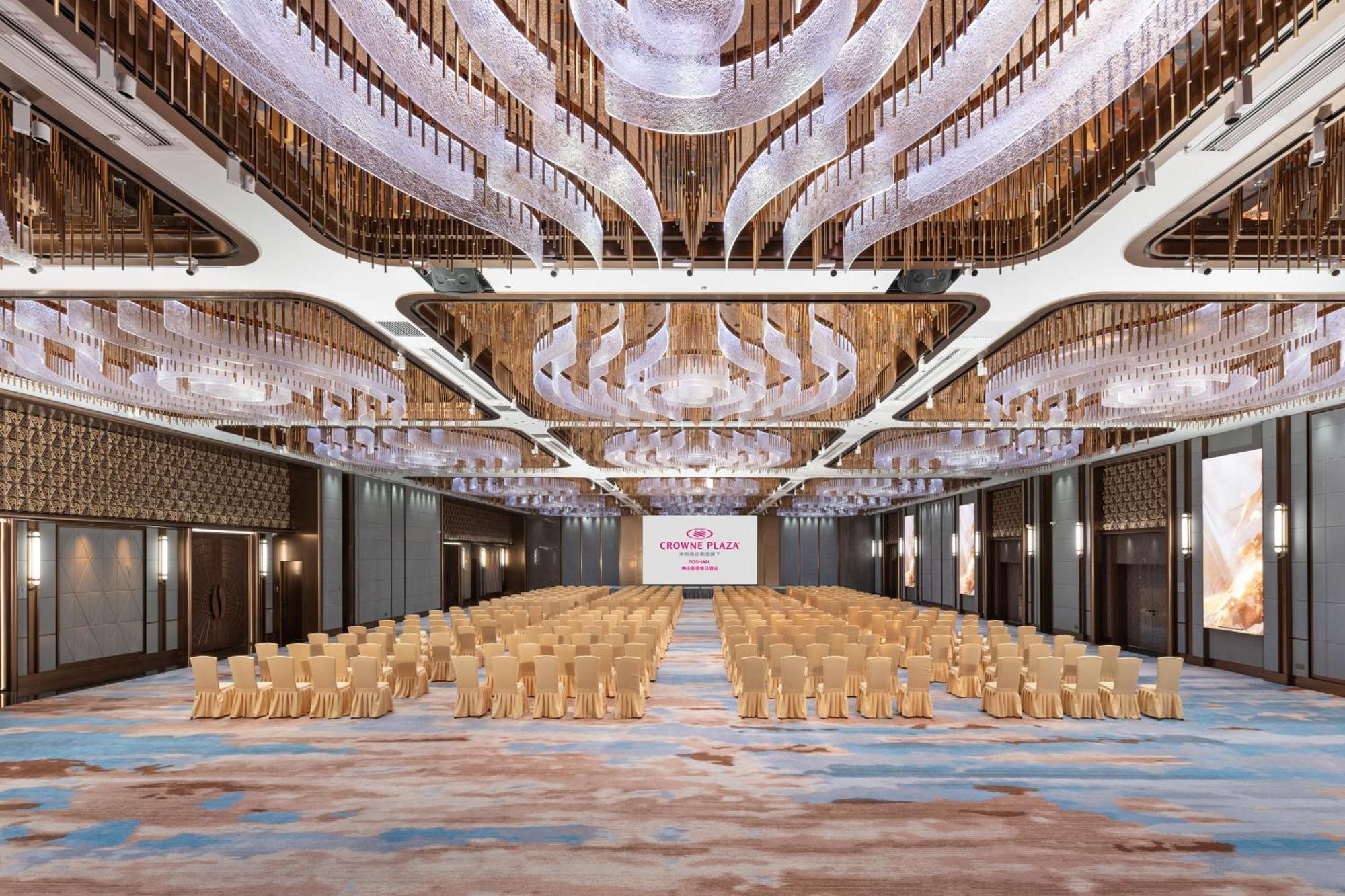 Crowne Plaza Foshan By Ihg - Canton Fair Free Shuttle Bus Bagian luar foto